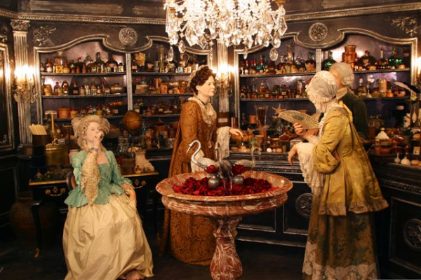 La parfumerie - décor du Film Le parfum au Musée Cinéma et Miniature de Lyon
