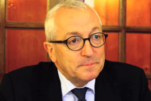 Jean-Fran&ccedil;ois Mespl&egrave;de, critique gastronomique.