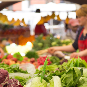 Market stall with variety of organic vegetable © Matej Kastelic/Shutterstock.com